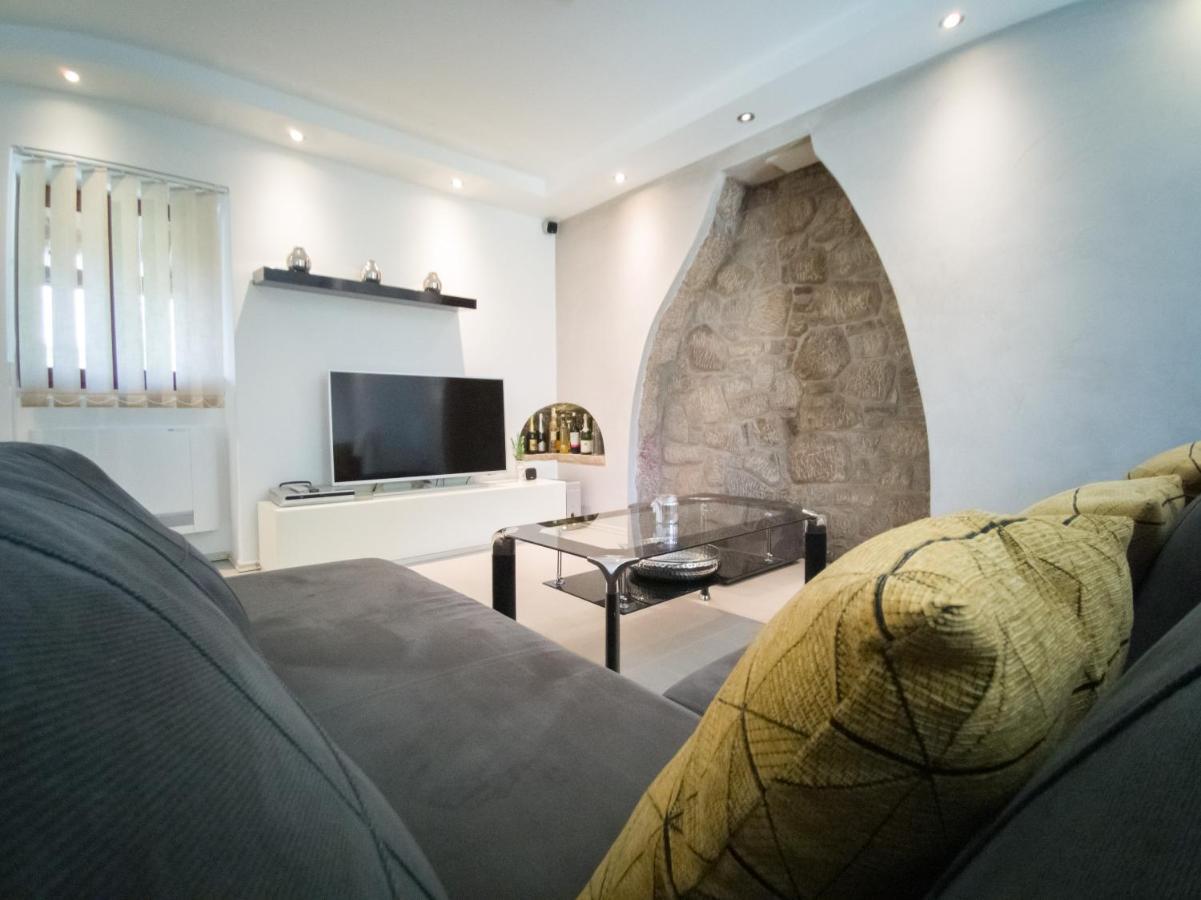 Holiday House Tos-Vila With Heated Pool Vrbnik  Exterior foto
