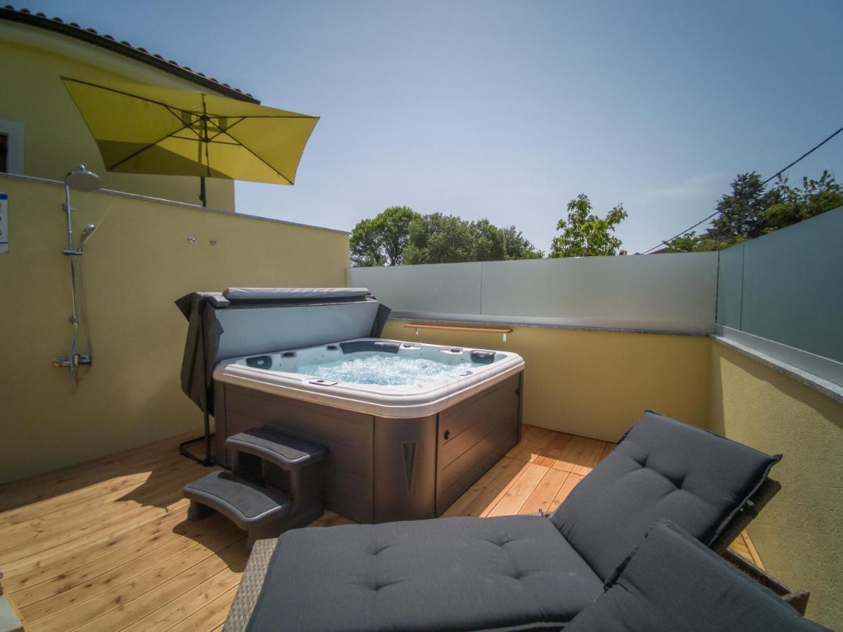 Holiday House Tos-Vila With Heated Pool Vrbnik  Exterior foto