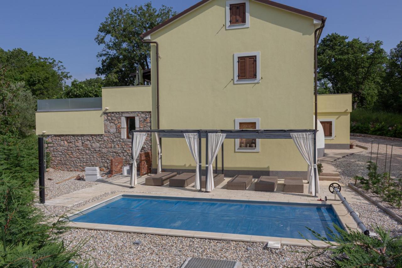 Holiday House Tos-Vila With Heated Pool Vrbnik  Exterior foto