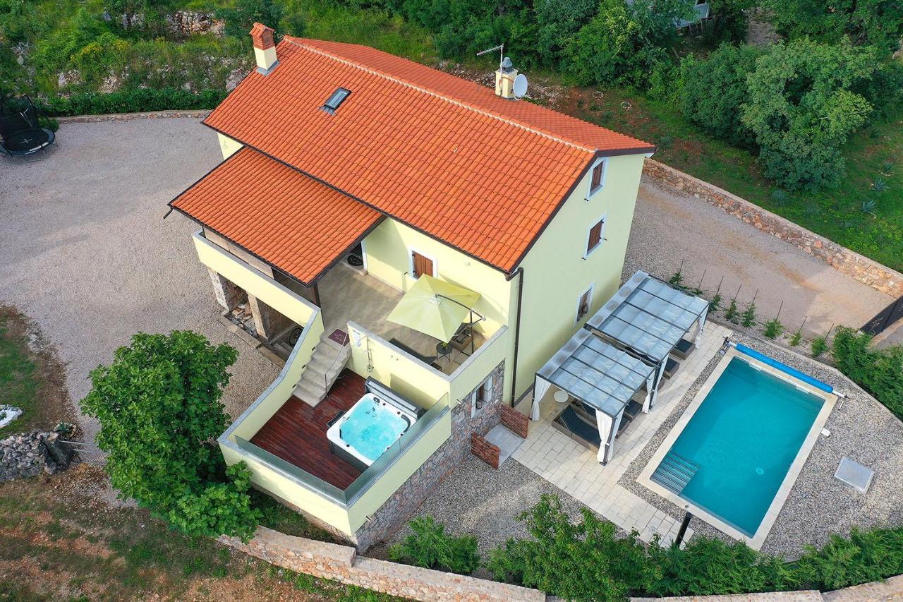 Holiday House Tos-Vila With Heated Pool Vrbnik  Exterior foto